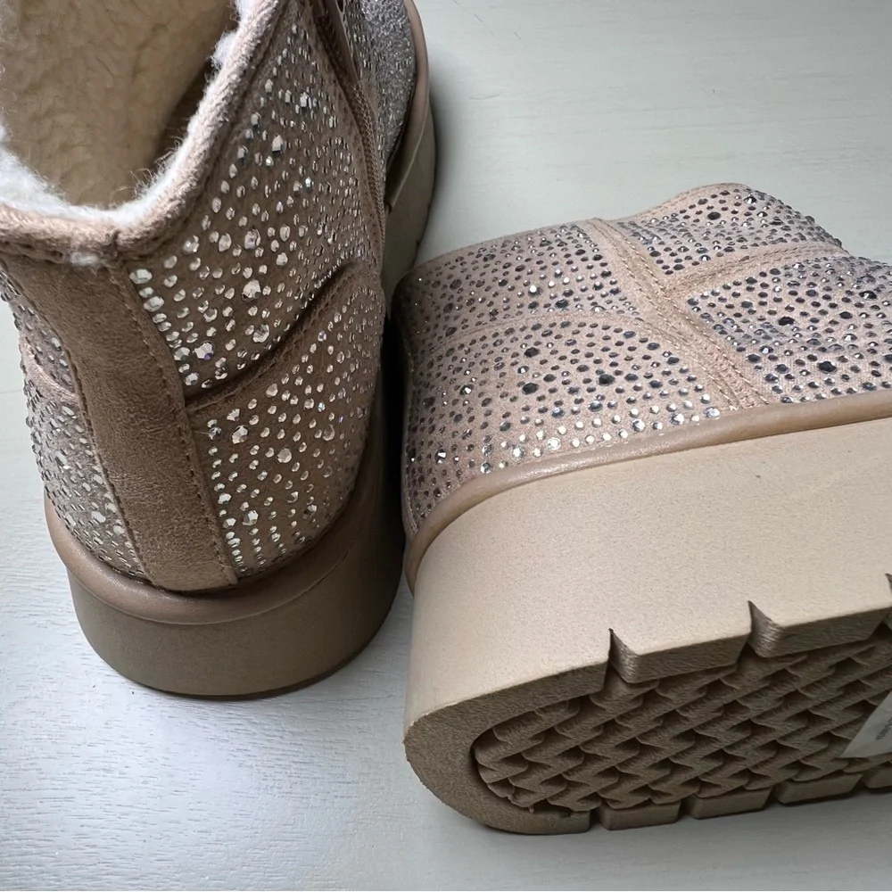 Wild Fable Boots Missy 8 Beige Glitter Ankle Platform Memory Foam NWOT